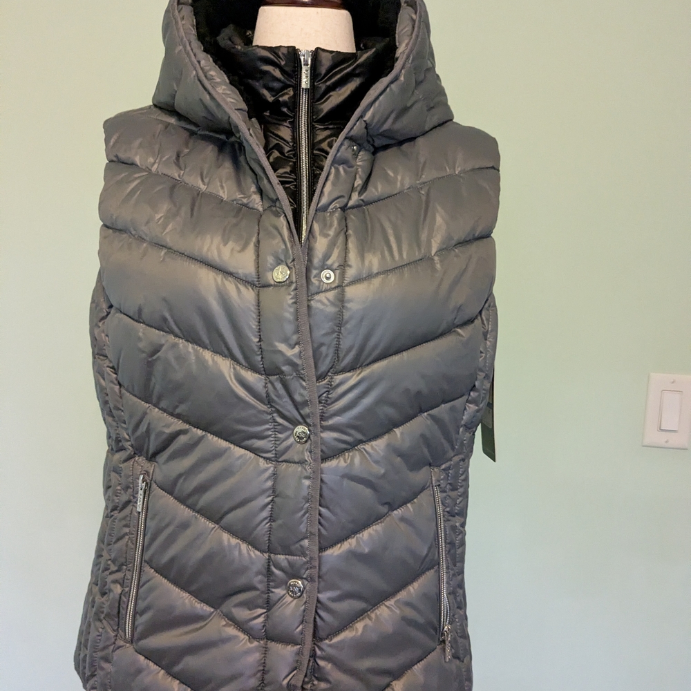 Marc New York Shiny Gray Quilted Vest, size XL, New with Tag